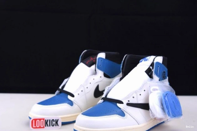 Boostmaster lin Travis 1 DH3227-105 White and Scott Jordan Blue Air 0803